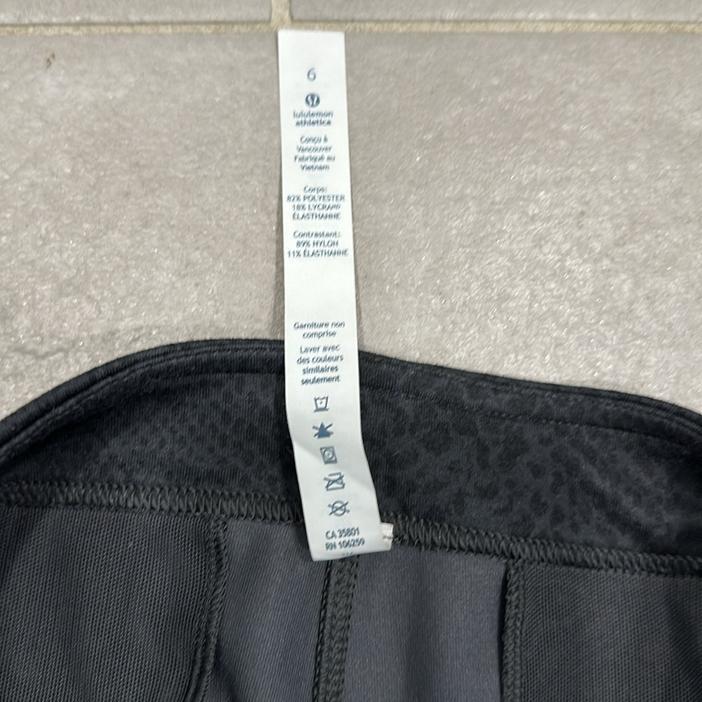 Lululemon pant, size 6 - Picture 6 of 13